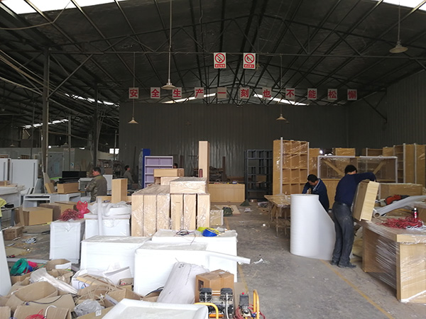 展柜生產基地組裝打包區域2