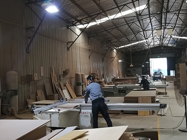 展柜生產基地木工制作區域1